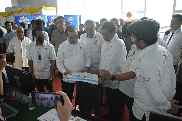 Pameran di Upacara Penyerahan Pusat Pentadbiran Tg Manis